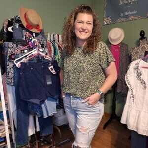 Meet your Posher, Melanie